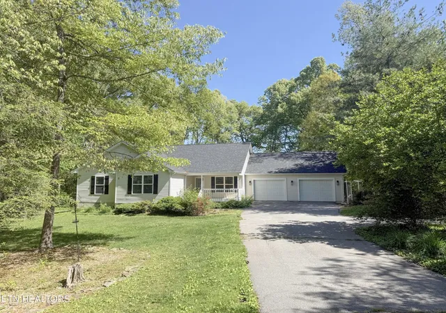 2nd image of 329 Hilltop Dr, Crossville, TN 38555 | MLS# 3186004