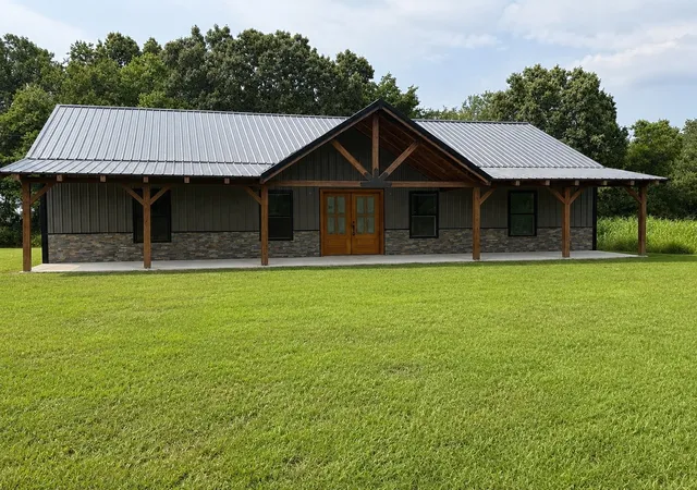 1st image of 740 N Brace Rd, Summertown, TN 38483 | MLS# 3309126