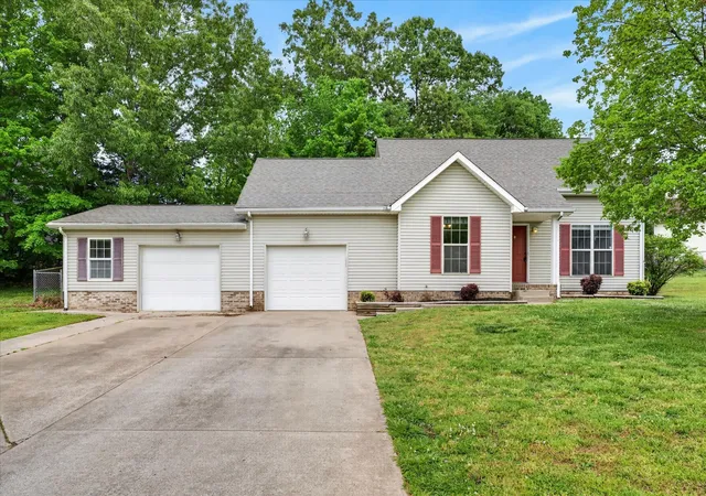 Photo 1 of Single family home for sale at 431 Cyprus Ct, Clarksville, TN 37040 | MLS# 3186141 | Listing updated on 2026-07-31