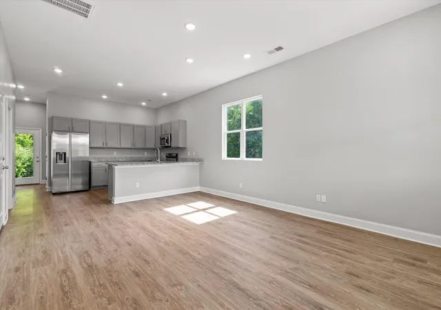 Photo 2 of Single family home for sale at 5377 Lynnland Ter, Chattanooga, TN 37411 | MLS# 3337304 | Listing updated on 2026-08-17