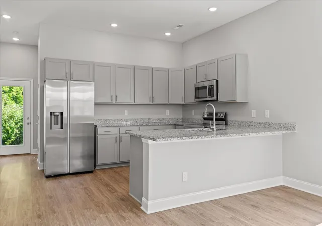 Photo 2 of Single family home for sale at 5377 Lynnland Ter, Chattanooga, TN 37411 | MLS# 3337304 | Listing updated on 2026-08-17