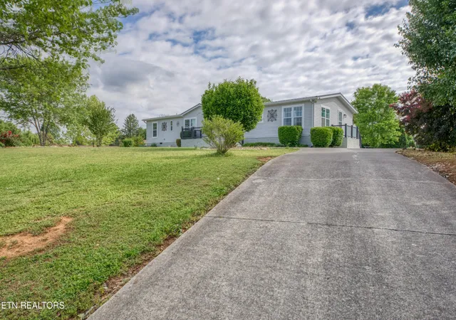 Photo 3 of Manufactured home for sale at 1112 Oakes Vista Ln, Seymour, TN 37865 | MLS# 3217285 | Listing updated on 2026-09-28