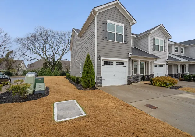 Photo 2 of Townhouse for sale at 3205 Appaloosa Ct, Murfreesboro, TN 37129 | MLS# 3186477 | Listing updated on 2026-09-28