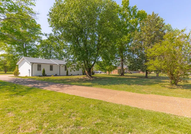 Homes for sale in Gallatin, TN | 310 Lisa Ln, Gallatin, TN 37066 | MLS# 3186680