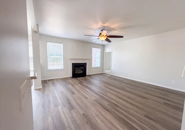 Photo 3 of Single family home for sale at 1852 Bunting Way Dr, Hermitage, TN 37076 | MLS# 3186844 | Listing updated on 2026-10-25