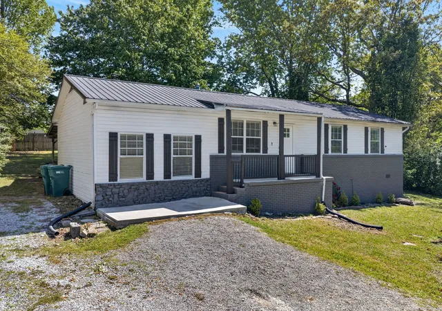 2nd image of 651 Prentice St, Crossville, TN 38555 | MLS# 3186781