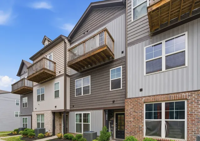 Photo 4 of Townhouse for sale at 324 Jerry Butler Dr, La Vergne, TN 37086 | MLS# 3191774 | Listing updated on 2026-08-18