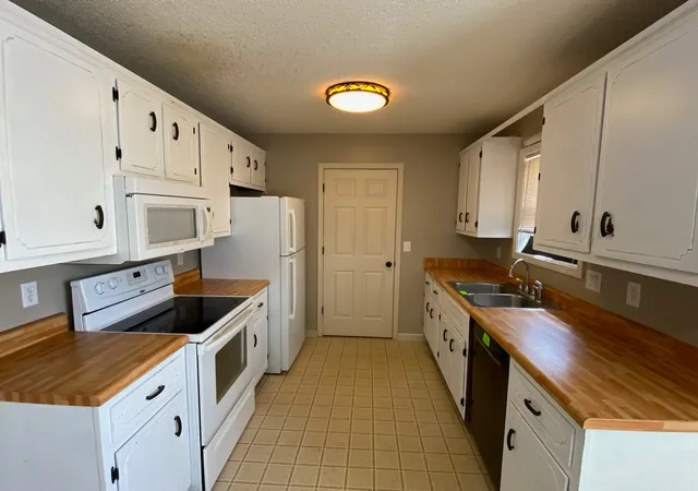 5th image of 3250 N Senseney Cir, Clarksville, TN 37042 | MLS# 3186948