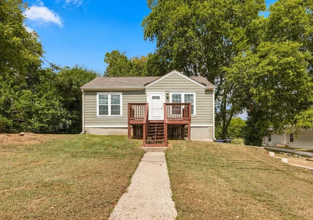 Photo 1 of Single family home for sale at 1123 Mapleash Ave, Columbia, TN 38401 | MLS# 3546632 | Listing updated on 2026-09-14