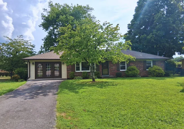 Homes for sale in Smithville, TN | 805 Fairlane Cir, Smithville, TN 37166 | MLS# 3190448