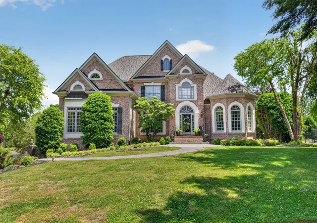 Photo 1 of Mansion for sale at 1716 Montclair Blvd, Brentwood, TN 37027 | MLS# 3190590 | Listing updated on 2026-10-06