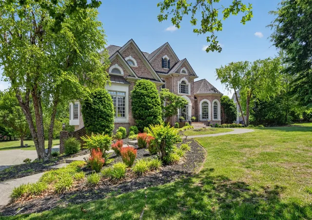 Photo 2 of Mansion for sale at 1716 Montclair Blvd, Brentwood, TN 37027 | MLS# 3190590 | Listing updated on 2026-10-06