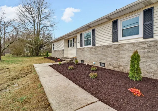 image of 106 Dearman St, Smithville, TN 37166 | MLS# 3187015