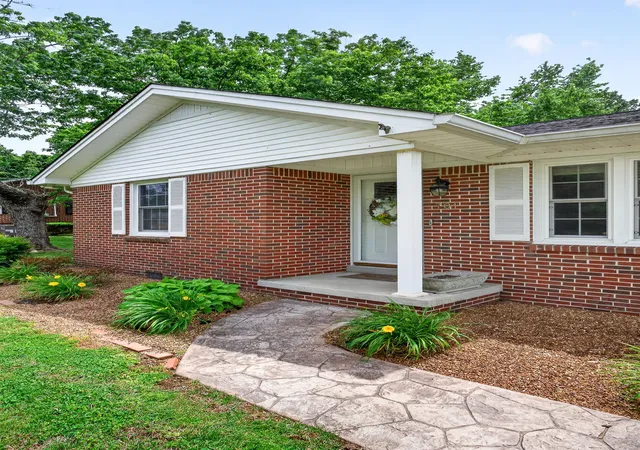 Homes for sale in Smithville, TN | 701 Cill St, Smithville, TN 37166 | MLS# 3190537