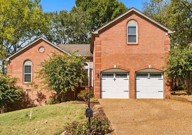Photo 2 of Single family home for sale at 122 Mansker Park Dr, Hendersonville, TN 37075 | MLS# 3189428 | Listing updated on 2026-10-03