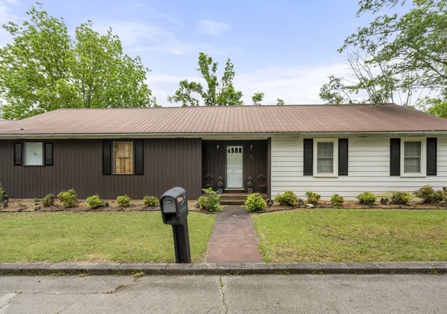 Homes for sale in Centerville, TN | 134 Murphree Ave, Centerville, TN 37033 | MLS# 3189434