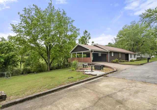 Homes for sale in Centerville, TN | 134 Murphree Ave, Centerville, TN 37033 | MLS# 3189434
