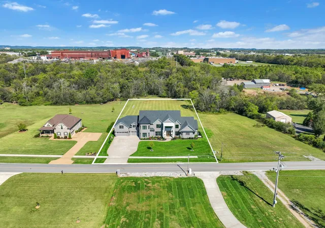 Homes for sale in Gallatin, TN | 617 Coles Ferry Rd, Gallatin, TN 37066 | MLS# 3205689