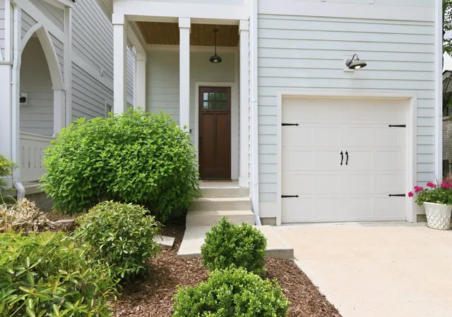 1st image of 4207a Lone Oak Rd, Nashville, TN 37215 | MLS# 3190836