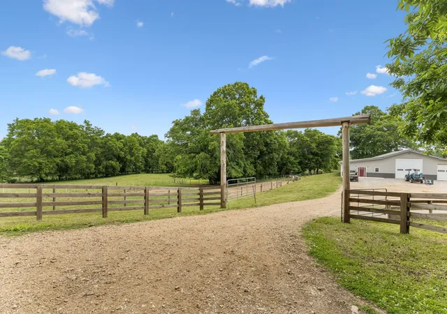 Homes for sale in Pulaski, TN | 950 Old Agnew Rd, Pulaski, TN 38478 | MLS# 3189645