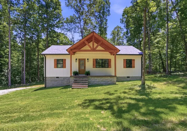 Homes for sale in Waverly, TN | 700 Hillcrest Rd, Waverly, TN 37185 | MLS# 3190017