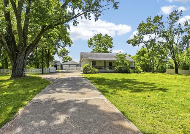 2nd image of 905 Swinging Bridge Rd, Old Hickory, TN 37138 | MLS# 3210962