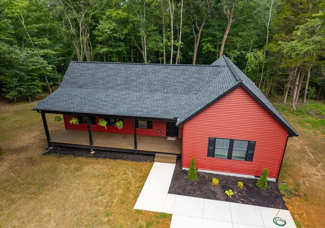 Photo 3 of Single family home for sale at 130 Deerwood Ct, Dickson, TN 37055 | MLS# 3190441 | Listing updated on 2026-09-25