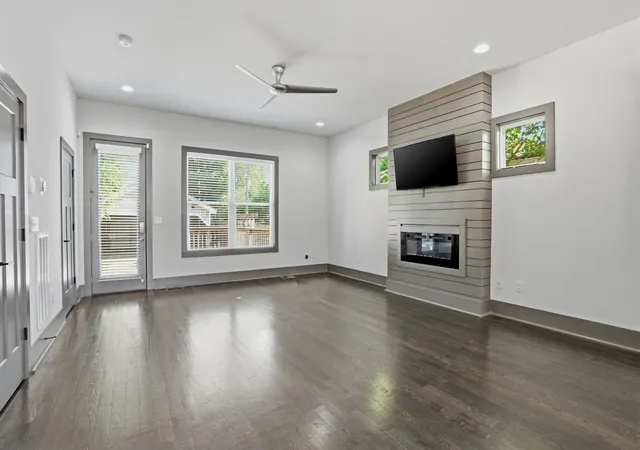 Photo 2 of Single family home for sale at 1826 Knowles St, Nashville, TN 37208 | MLS# 3197398 | Listing updated on 2026-08-08