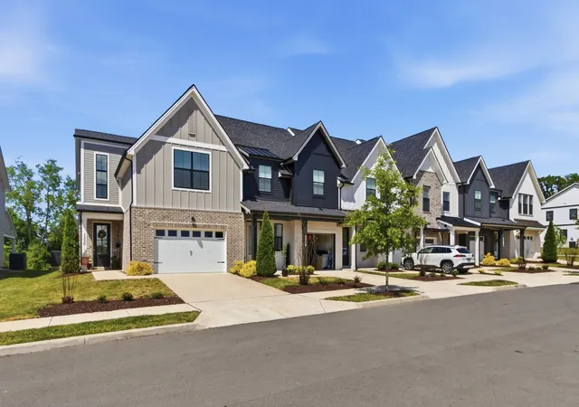 Photo 2 of Townhouse for sale at 1520 Nickelby Pl, Thompsons Station, TN 37179 | MLS# 3190308 | Listing updated on 2026-05-07