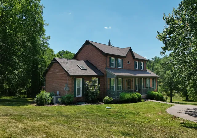Photo 3 of Single family home for sale at 1616 Anderson Rd, Hendersonville, TN 37075 | MLS# 3190191 | Listing updated on 2026-10-01
