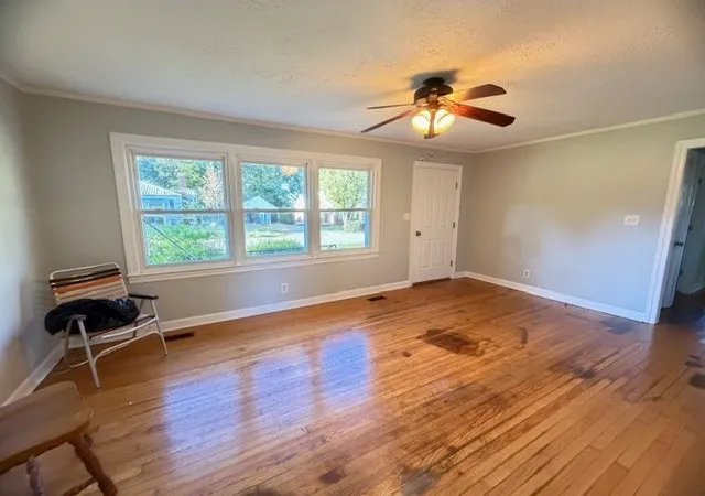 Photo 3 of Sale Pending at 205 8th Avenue Nw, Winchester, TN 37398 | MLS# 3190072 | Listing updated on 2026-08-31