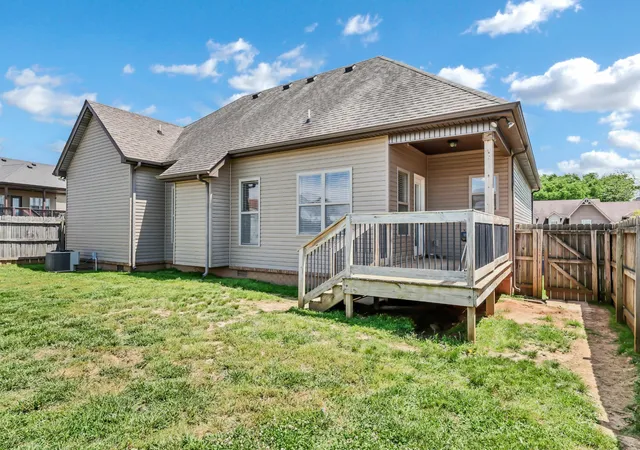 Homes for sale in Clarksville, TN | 2428 Senseney Dr, Clarksville, TN 37042 | MLS# 3190169