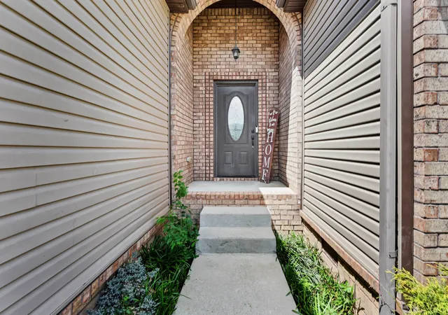 Homes for sale in Clarksville, TN | 2428 Senseney Dr, Clarksville, TN 37042 | MLS# 3190169