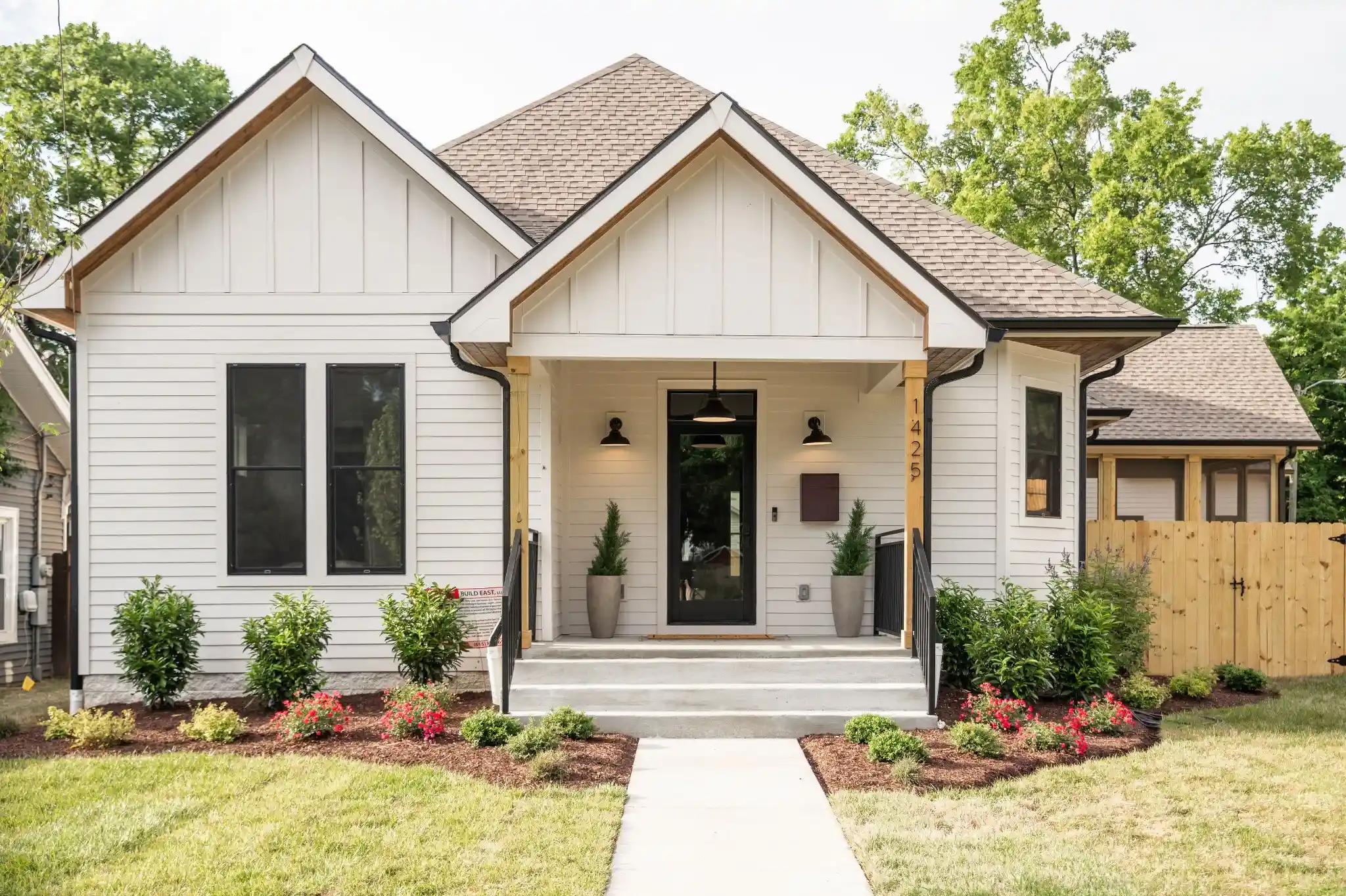 Photo 2 of Single family home for sale at 1425 Franklin Ave, Nashville, TN 37206 | MLS# 3213401 | Listing updated on 2026-10-04