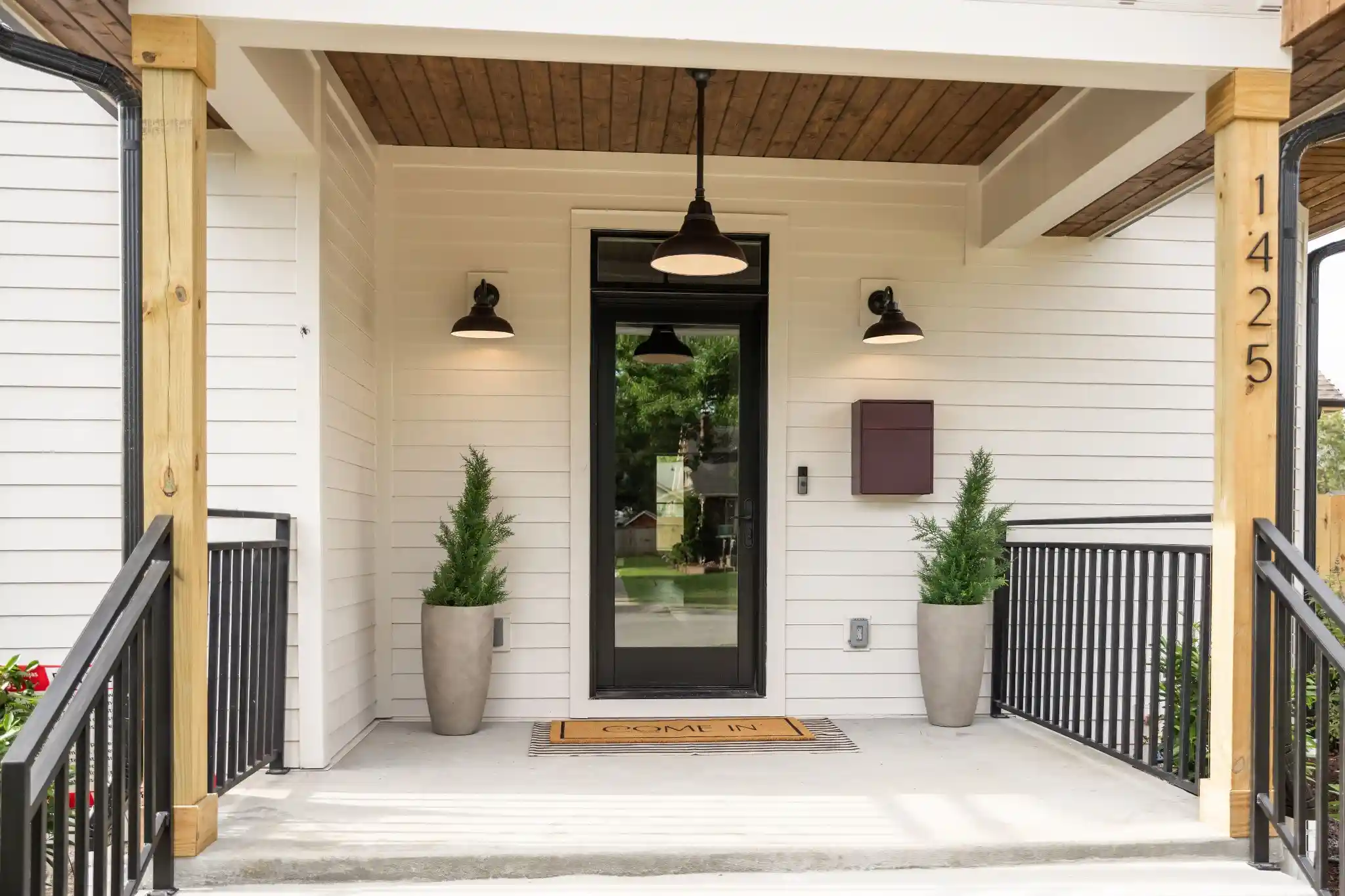 Photo 3 of Single family home for sale at 1425 Franklin Ave, Nashville, TN 37206 | MLS# 3213401 | Listing updated on 2026-10-04