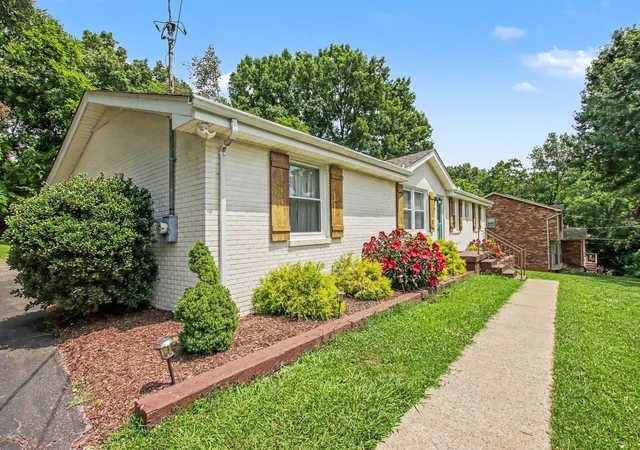 2nd image of 604 Dorothy Dr, Goodlettsville, TN 37072 | MLS# 3208140