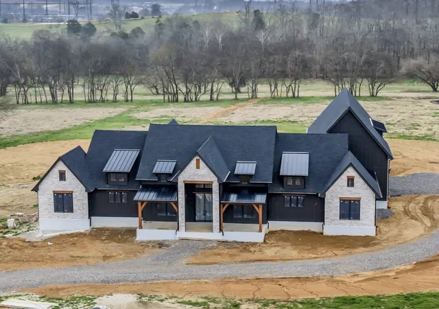 3rd image of 2388 Darks Mill Rd, Columbia, TN 38401 | MLS# 3192976
