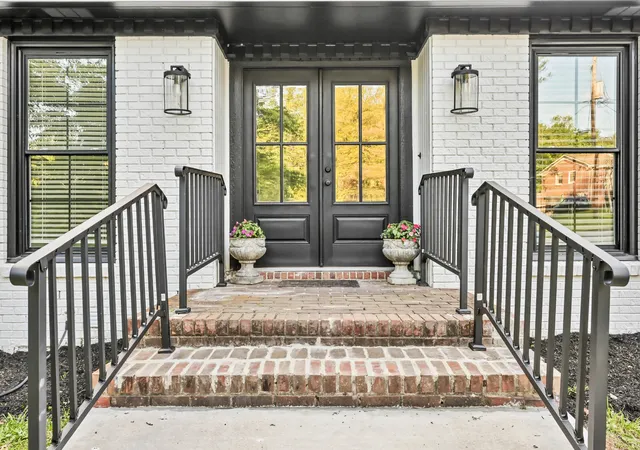 3rd image of 351 Hampshire Dr, Clarksville, TN 37043 | MLS# 3190390