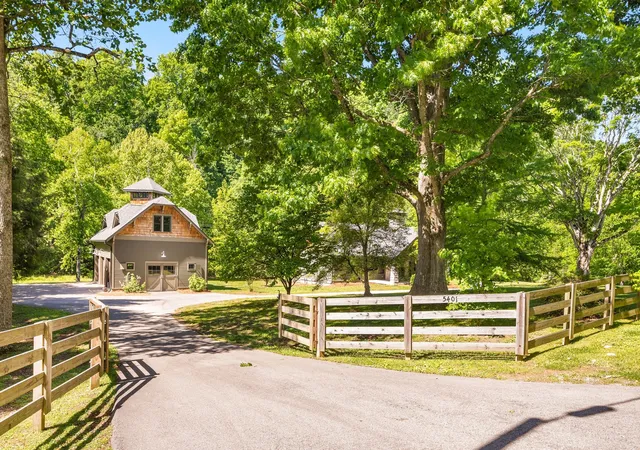 Photo 2 of Single family home for sale at 5401 Old Hwy 96, Franklin, TN 37064 | MLS# 3190404 | Listing updated on 2026-07-31