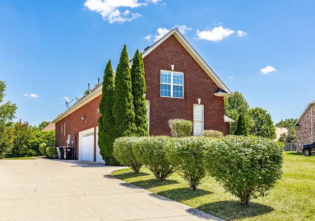 Homes for sale in Greenbrier, TN | 4037 Brimestone Way, Greenbrier, TN 37073 | MLS# 3197799