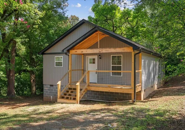 2nd image of 1001 Colerain Street, La Fayette, GA 30728 | MLS# 3190347