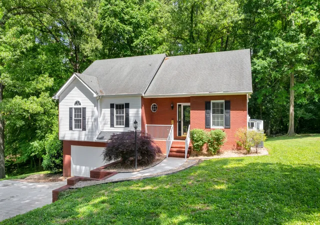 Homes for sale in Estill Springs, TN | 301 Mckinney St, Estill Springs, TN 37330 | MLS# 3217190