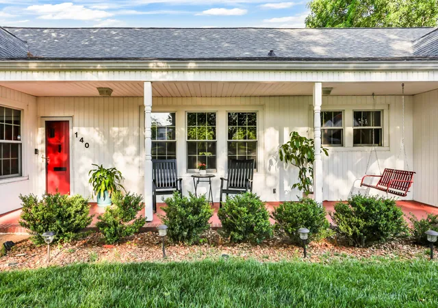 3rd image of 140 E Glenwood Dr, Clarksville, TN 37040 | MLS# 3190984