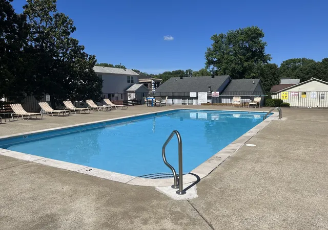 Homes for sale in Hendersonville, TN | 430 Walton Ferry Rd, Hendersonville, TN 37075 | Houzeo