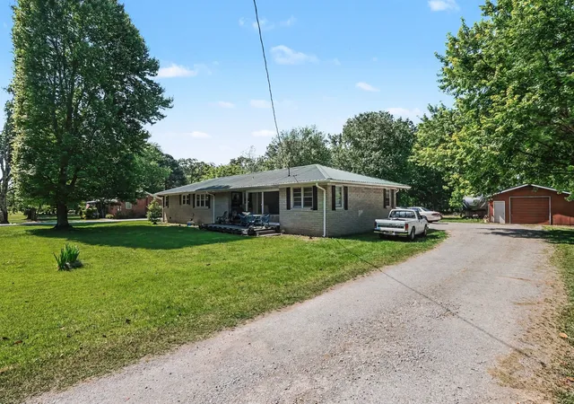 2nd image of 190 W Lynn Dr, Manchester, TN 37355 | MLS# 3190530
