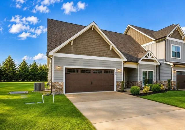 Photo 2 of Townhouse for sale at 70 Is Way, Winchester, TN 37398 | MLS# 3198021 | Listing updated on 2026-10-05
