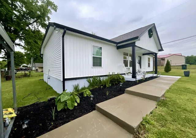 Photo 2 of Single family home for sale at 2718 Driftwood Dr, Springfield, TN 37172 | MLS# 3193702 | Listing updated on 2026-09-01