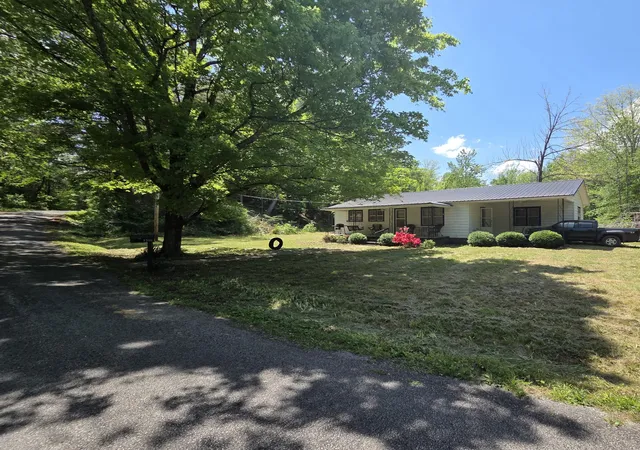 Homes for sale in Linden, TN | 1316 Owl Hollow Rd, Linden, TN 37096 | MLS# 3216505
