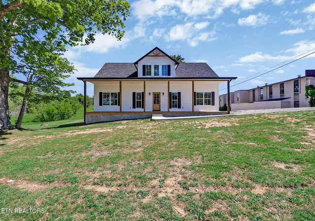 2nd image of 103 N Duncan St, Jamestown, TN 38556 | MLS# 3216596