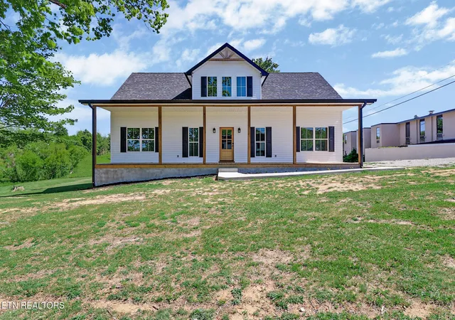 3rd image of 103 N Duncan St, Jamestown, TN 38556 | MLS# 3216596